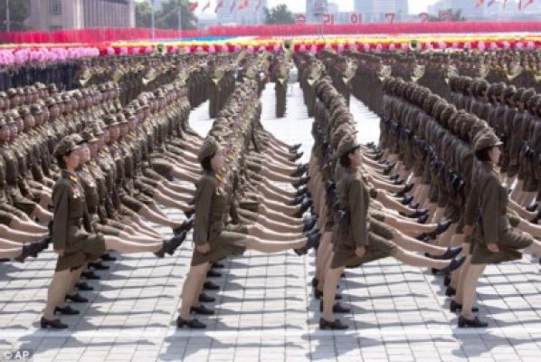 Un milion de femei, înrolate pentru defilări militare